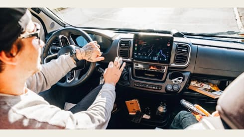 Desert – Premium Outdoor Van Rental