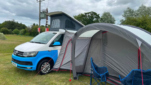 Victor – 4 berth Volkswagen campervan from 2017