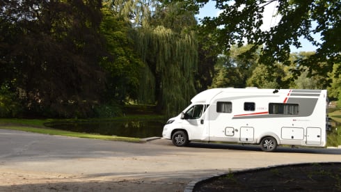 6 LMC T712 – LMC camper T712 4 persons