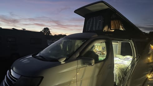 Jiggleypuff – Camper Nissan del 2007 con 3 posti letto (piccola famiglia)