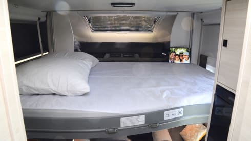 Challenger 337GA Graphite Premium Edition / Ford Transit 170ch BVA6