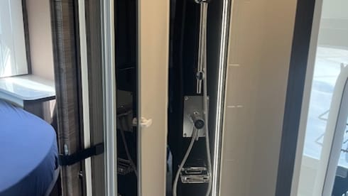 Carat 479 g – 5p McLouis semi-integrated uit 2024