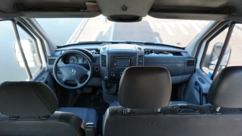 Pistachio – Mercedes Sprinter with large bed and extensive kitchen