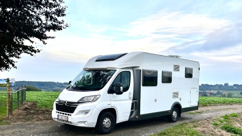 Spacious mobile home with all comfort