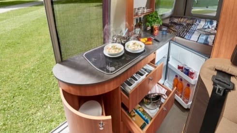 Luxury off grid bus camper from 2018