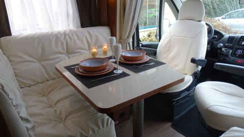 4/5p Eura Mobil Semi-Integrated camper