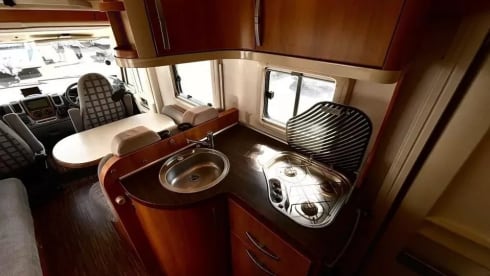 Dormouse – Hymer B508 CL Fully Integrated Motorhome