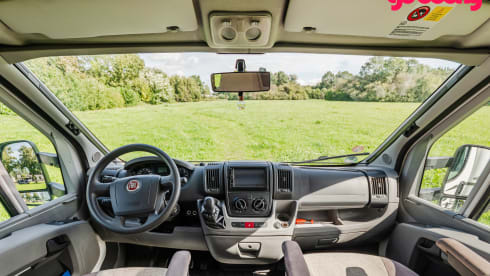 Kikker  – 5p Adria Mobil integrated uit 2011