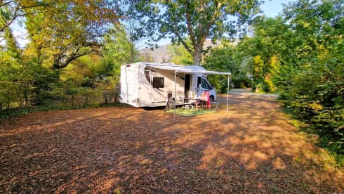 Bubble on wheels: child-friendly with a lift bunk bed or spacious luxury for 2!