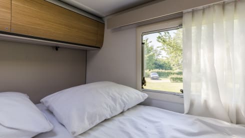 SL670 – 4p Adria Mobil semi-integrated uit 2024