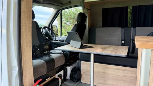 Bolt – Mercedes-Benz Wohnmobil mit 3/4 Schlafplätzen