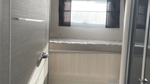 Chausson 720 Nordic edition semi integral with rear bunk bed