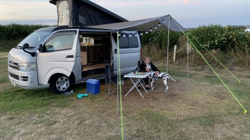 Yoshi – 4 berth Toyota campervan from 2010