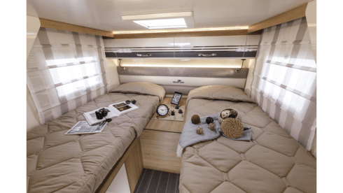 5p Roller Team semi-integrated uit 2025