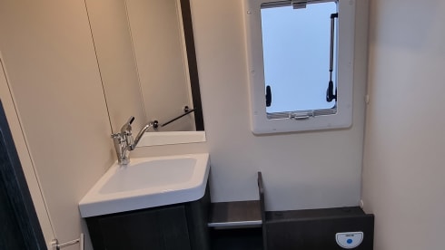 Roller Team Zefiro 4 Berth – Luxury 4 berth Motorhome 