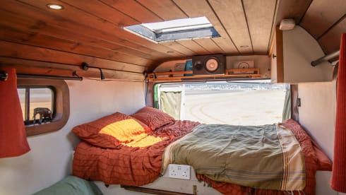 Elijah  – 4 Birth - Mercedes 709D - House truck 