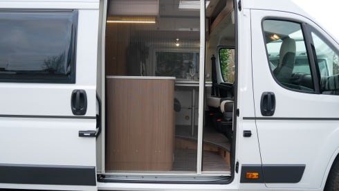 Sun Living Flexo 6.40, 2 sleeping 4 seats, length beds, Airco!!