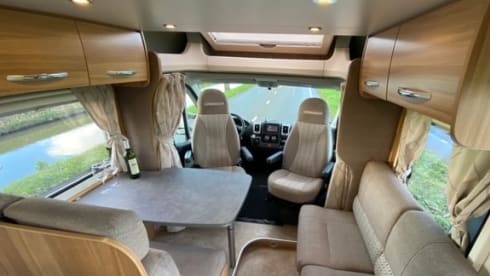 Luxurious, spacious and fully furnished 4 pers. motorhome.
