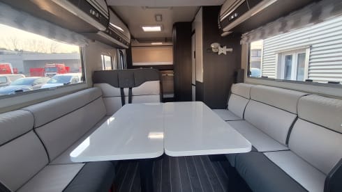Spacious 4p camper RollerTeam Performance Plus 247 TL Ford