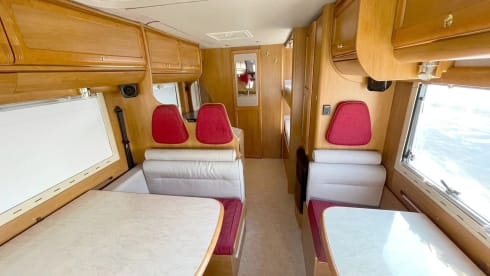 Gennaro – Camper Mansardato per 7 persone