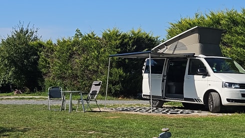4p Volkswagen campervan uit 2013