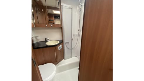 4p LMC integral lifting bed and round seating area from 2015