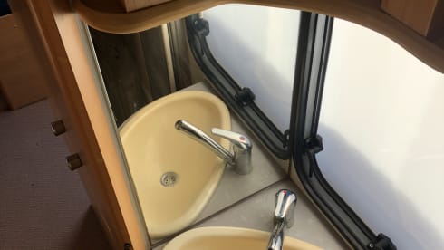 Camperverhuurvalencia.com – Nice camper for rent in Valencia