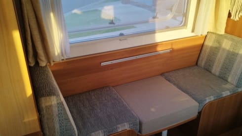 Very spacious family motorhome, 6 seats with belts