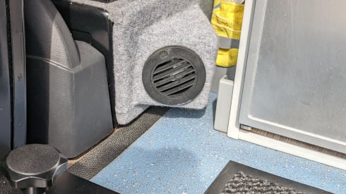 Loki – 4 berth Volkswagen campervan