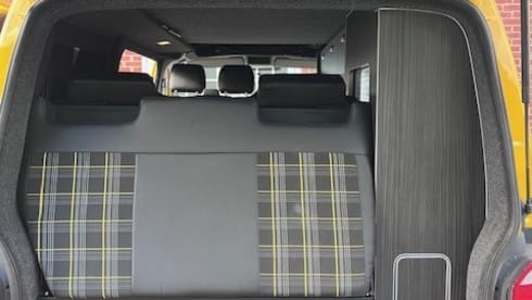 Bumble Bee – 4 berth Volkswagen campervan from 2017