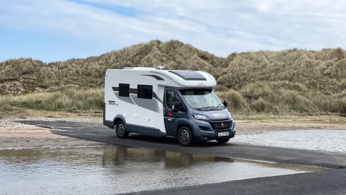 Mylo – Luxury 2-4 Berth Roller Team T-Line 590 AUTOMATIC - Fully Insured