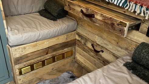 Joy – Log burner campervan 