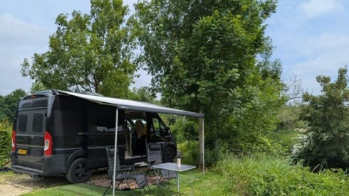 4p Peugeot bus uit 2021