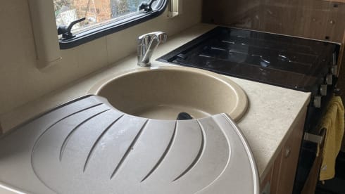 6 berth Swift Escape 686