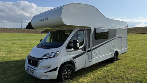 Tom & Mel – 🏝️ - OUT TIME - 🏞️