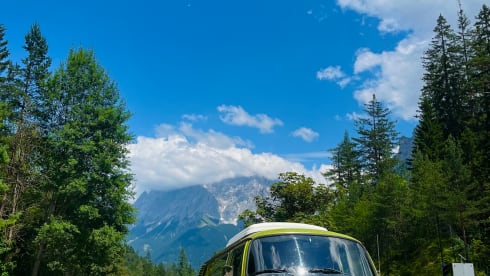 The Hulk – Westfalia – Beautiful Classic Camper For Rent! 