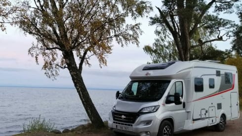 Burstner Fiat Ducato – Luxury camper with many amenities, super complete