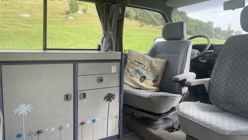 GO-CAMP 2 – Volkswagen t4 California from 1993