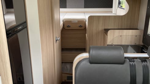 13/21 – Luxurious, complete camper with length beds and a pull-down bed!