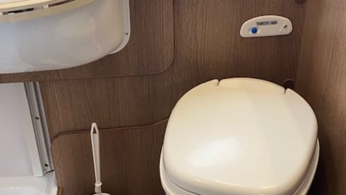 Carefree on the road with Fiat Mc Louis mobile home