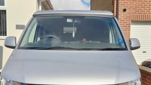 hamish – 2 berth Volkswagen campervan from 2010