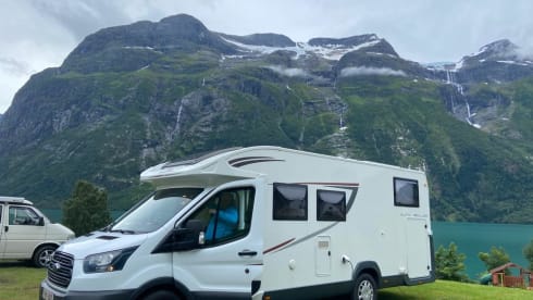 Time-Out – Ford Semi-Integrated Camper With Tow Bar, Bicycle Carrier And Large Garage