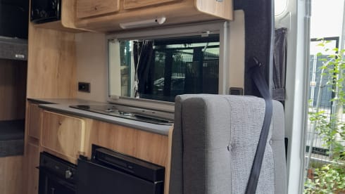 BP70 – 4 Berth Campervan/Motohome - fully equipped for your next Adventure