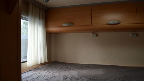Beautiful complete and very neat 6-person camper (Fiat Ducato Adria Mobil)