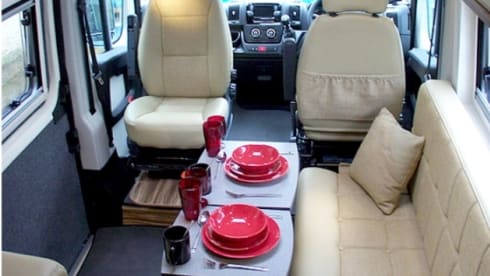 Jill – Stunning 4 berth family van. Fixed bunks!