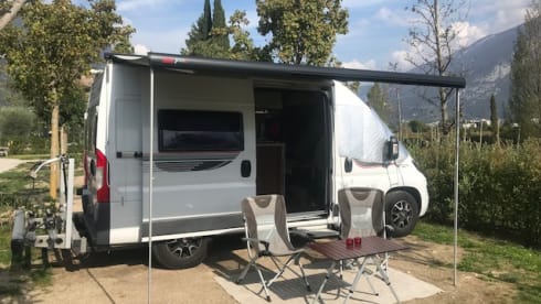 Soestdijk – 2 person bus camper from 2017, Roller Team Livingstone Prestige