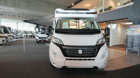 4p McLouis semi-integrated uit 2025