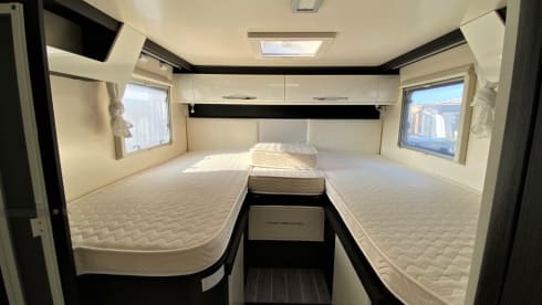 Luxurious, modern family camper