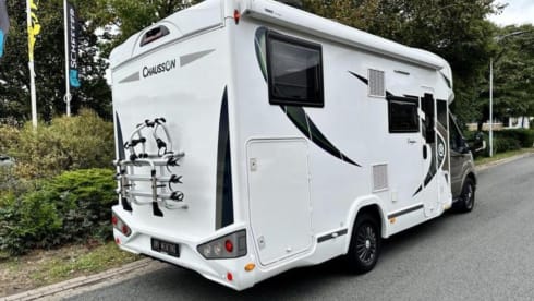 Go explore – Luxury camper with automatic transmission and 170 hp, full of options