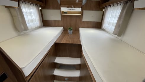 Beautiful Pilote 4-person camper